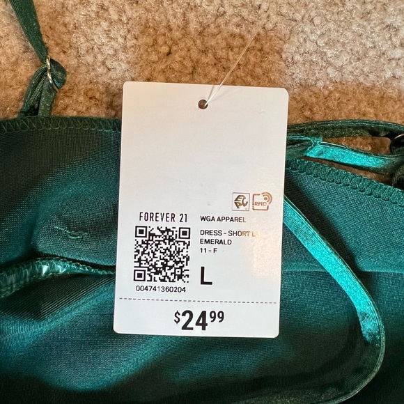 Forever 21 Emerald Green Satin Cowl Slip Dress size L Holiday Christmas Party - Picture 6 of 8